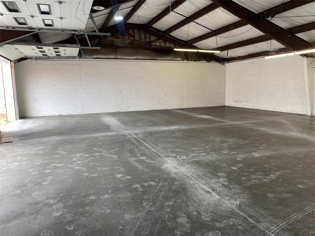 Garage, Interior
