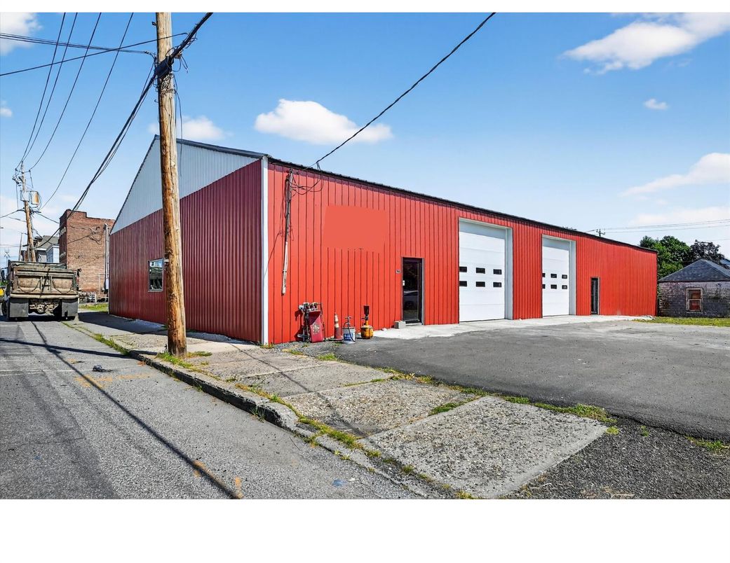 Detached Garage, Exterior