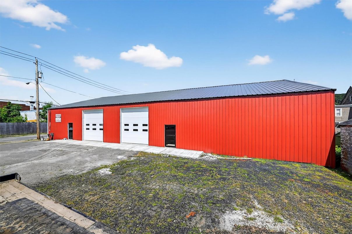 Detached Garage, Exterior