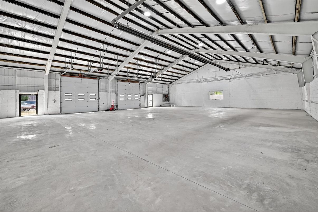 Garage, Interior