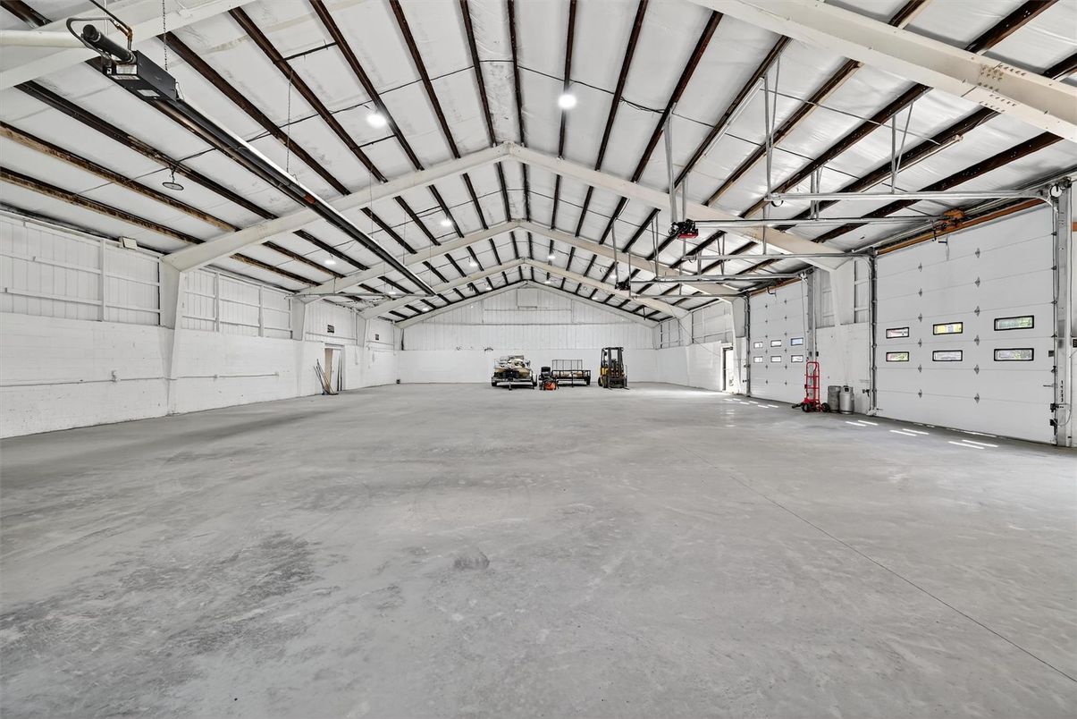 Garage, Interior
