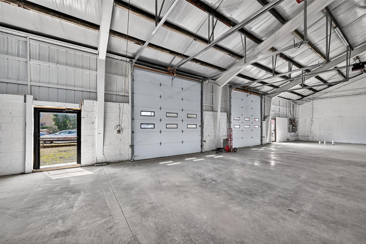Garage, Interior