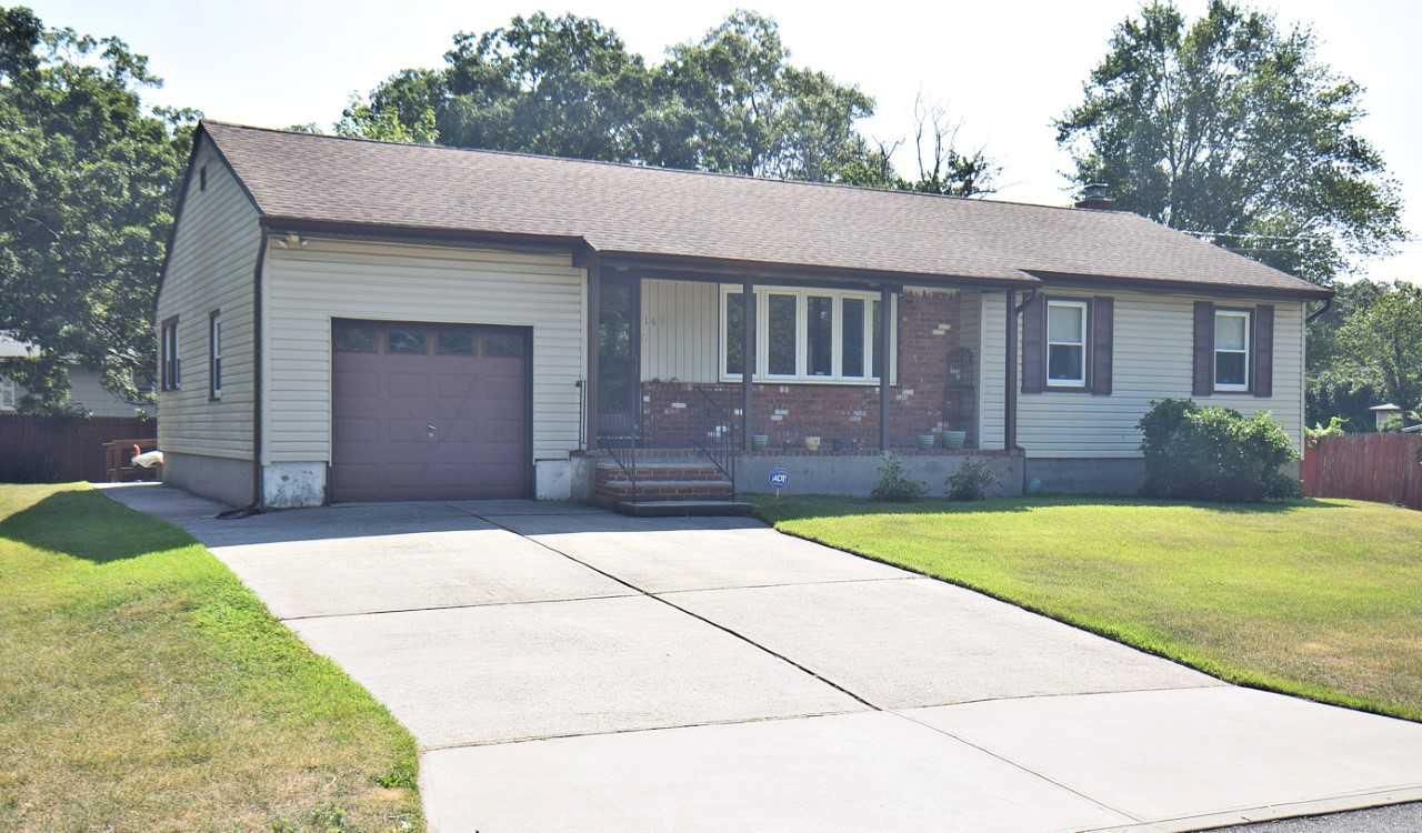Attached, Exterior, Facade, Brick Facade, Cape Cod