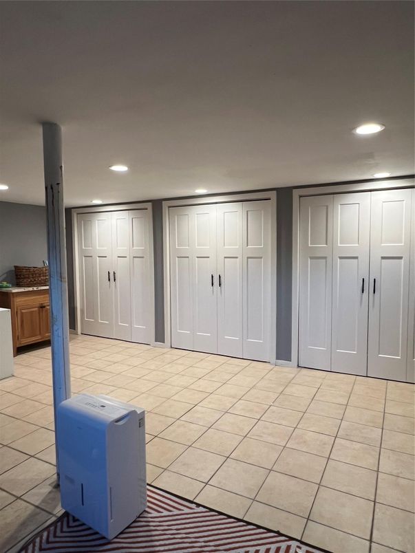 Empty room, Interior, Recessed Lighting