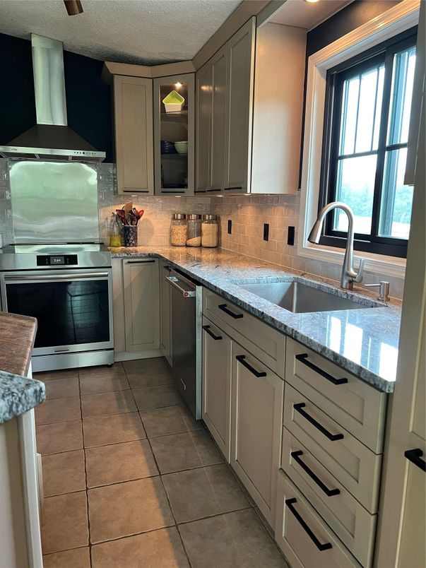Interior, Kitchen, Stainless Steel Appliances