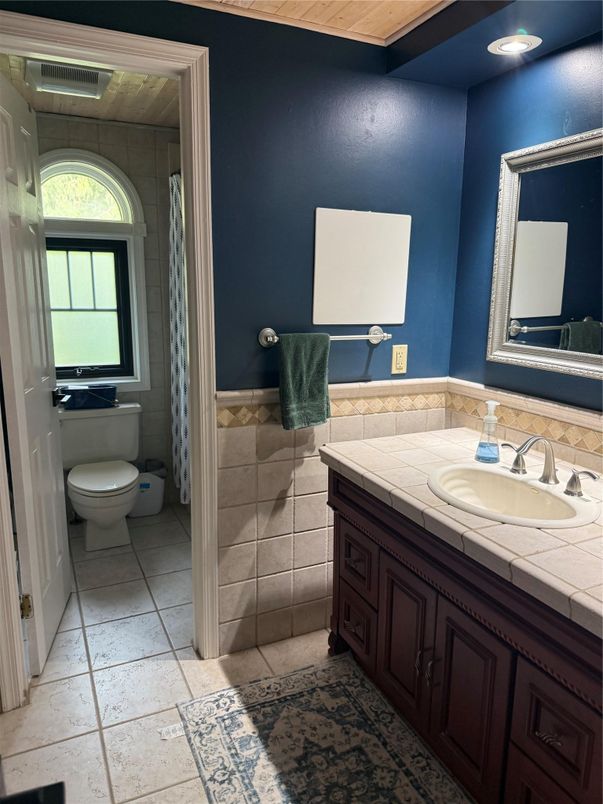 Bathroom, Interior, Recessed Lighting, Tile Countertops