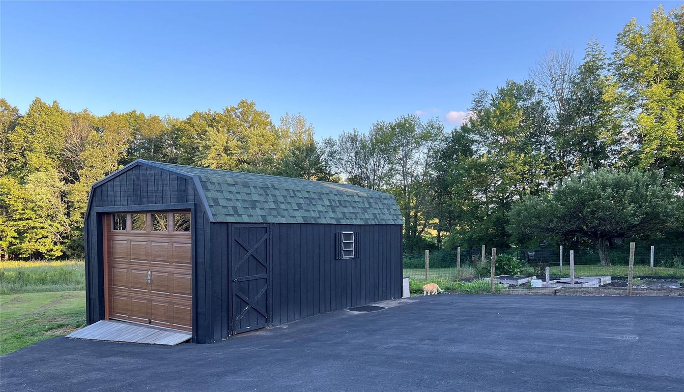 Detached Garage, Exterior