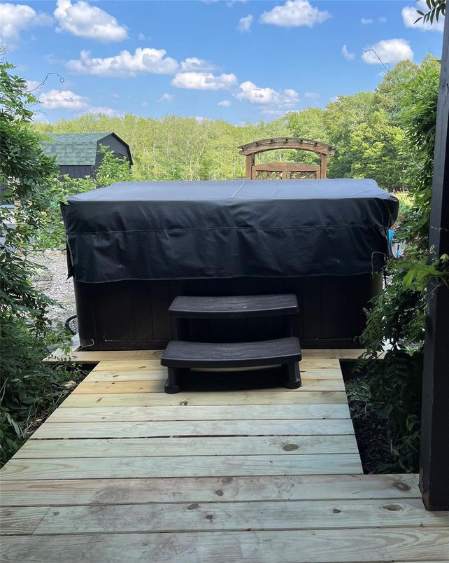 Exterior, Hot Tub
