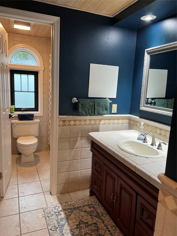 Bathroom, Interior, Recessed Lighting, Tile Countertops
