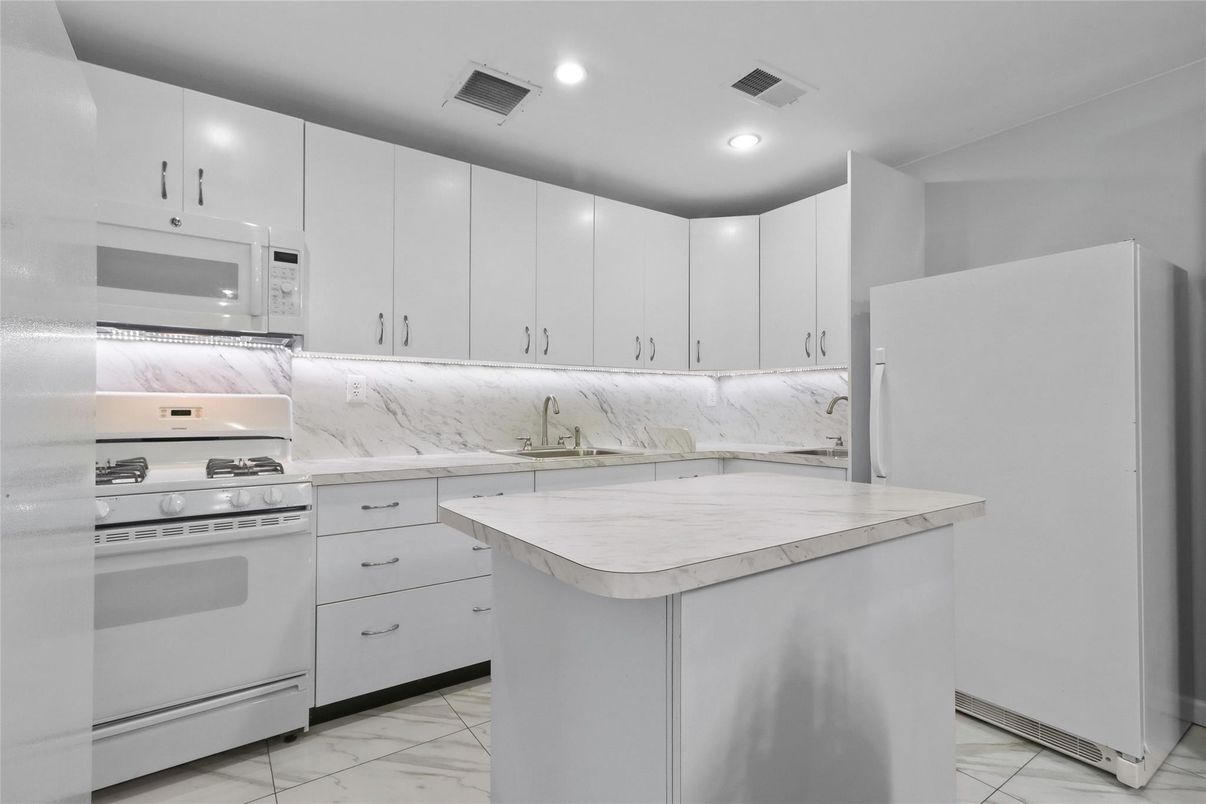 Interior, Kitchen, Marble, Marble Walls, Recessed Lighting