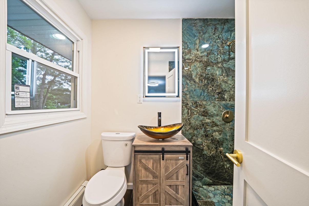 Bathroom, Interior, Recessed Lighting