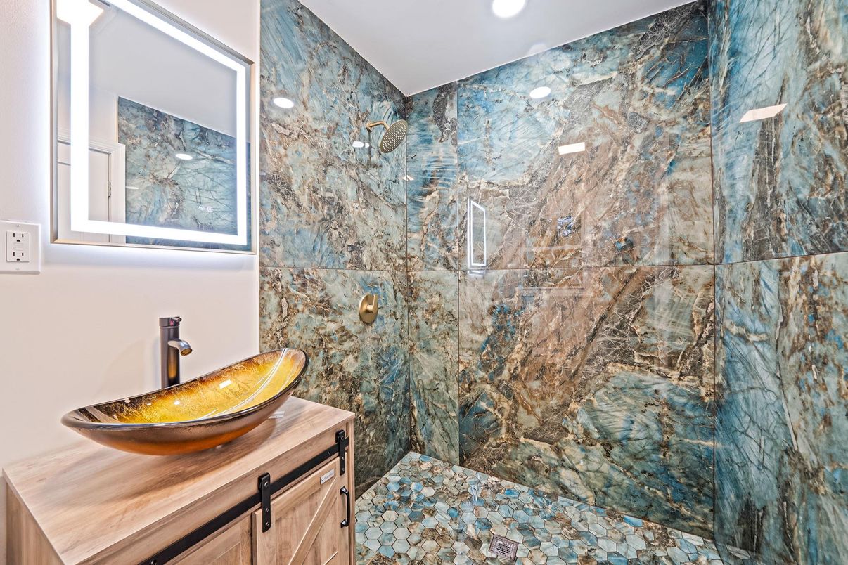 Bathroom, Interior, Recessed Lighting
