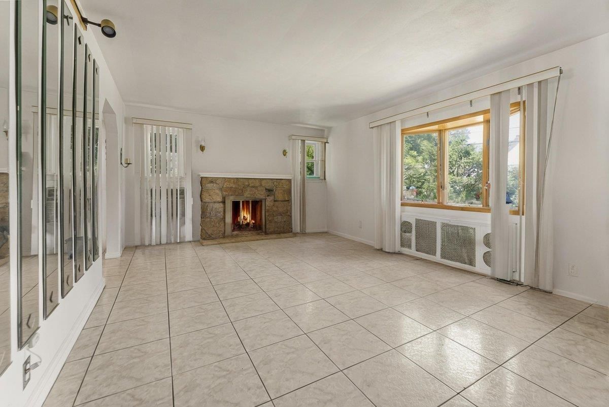 Empty room, Fireplace, Interior