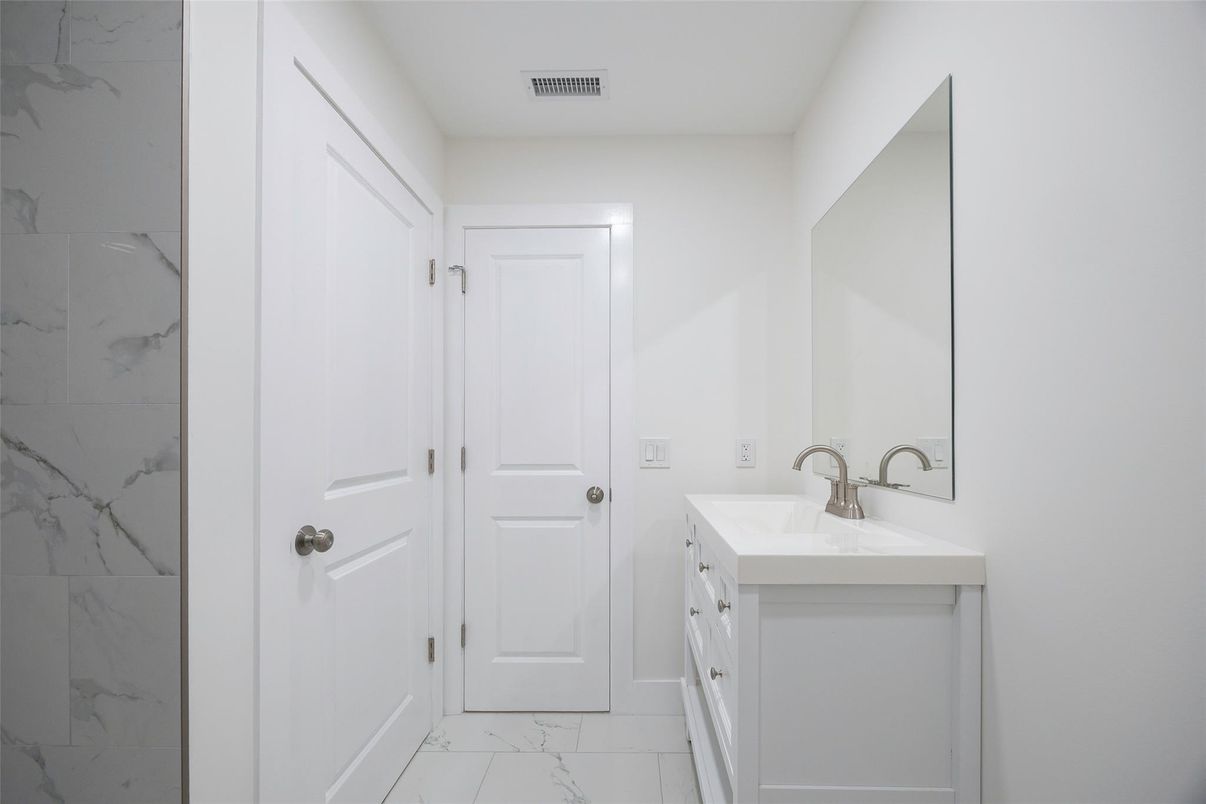 Bathroom, Interior, Marble, Marble Walls
