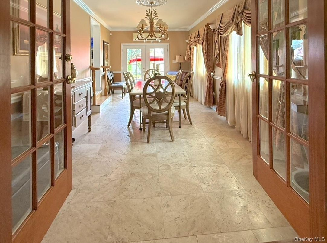Chandelier, Dining room, Interior