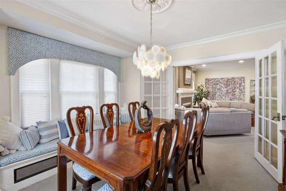 Dining room, Interior, Living room, Pendant Lights, Recessed Lighting