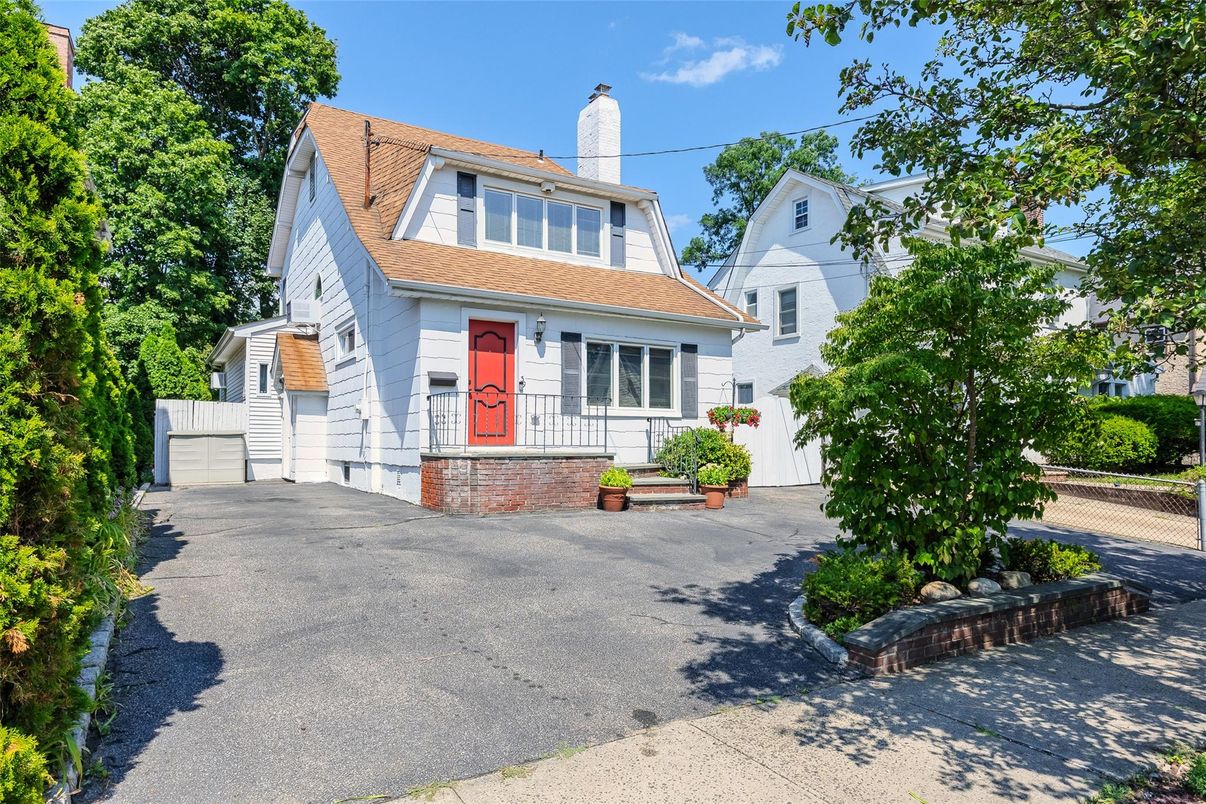 Attached, Detached Garage, Exterior, Facade, Queen Anne Victorian