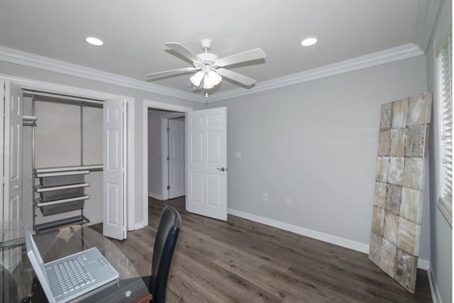 Home Office, Interior, Recessed Lighting, Wood Texture Flooring