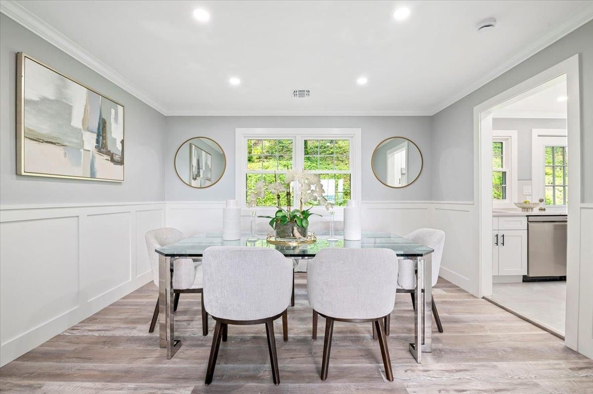 Dining room, Interior, Kitchen, Recessed Lighting, Wood Texture Flooring