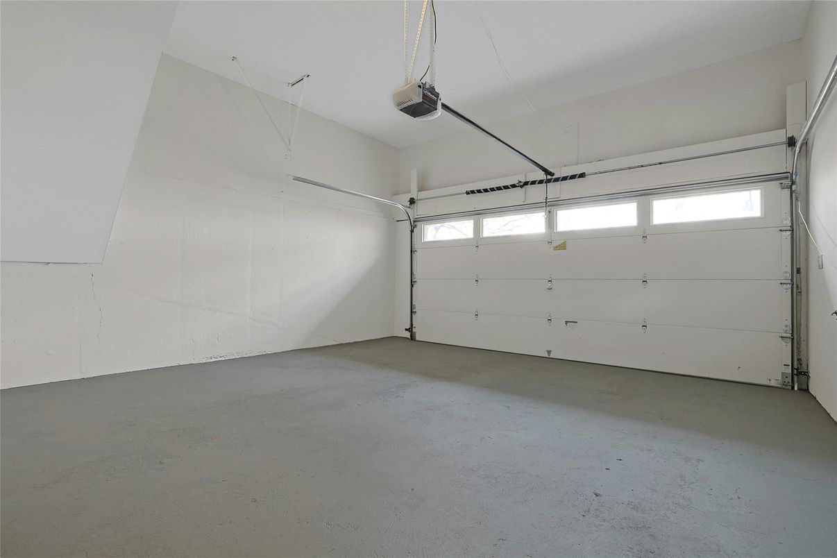Garage, Interior