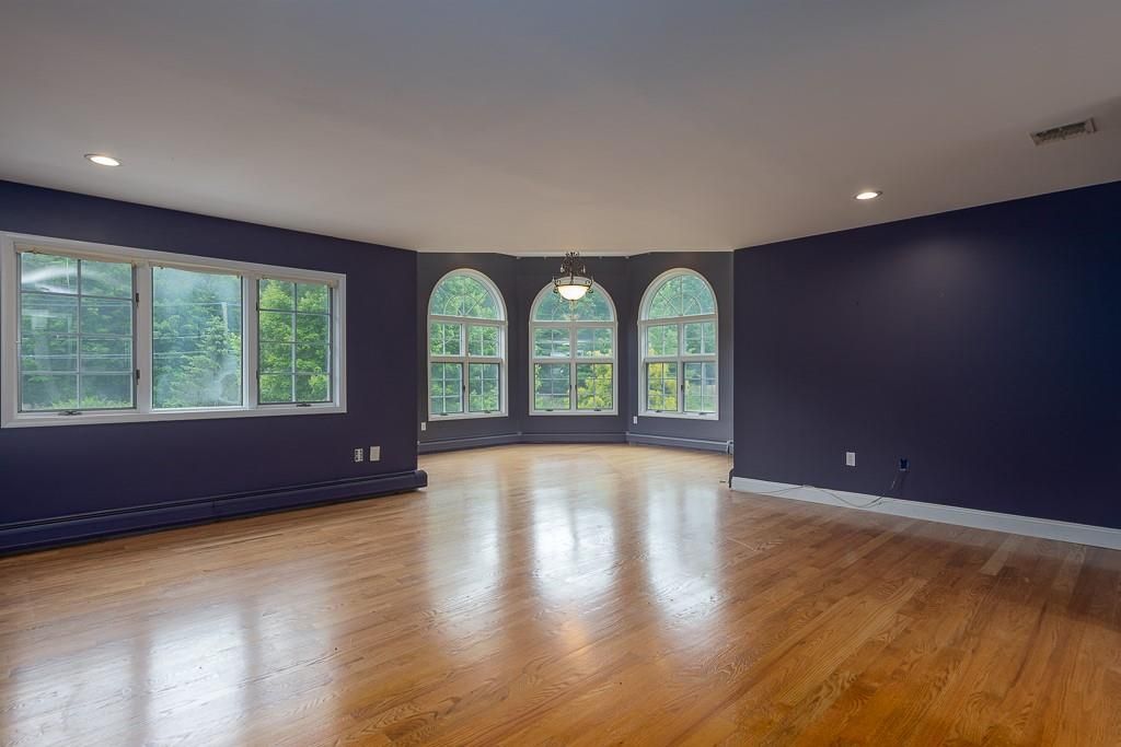 Empty room, Interior, Pendant Lights, Recessed Lighting, Wood Texture Flooring