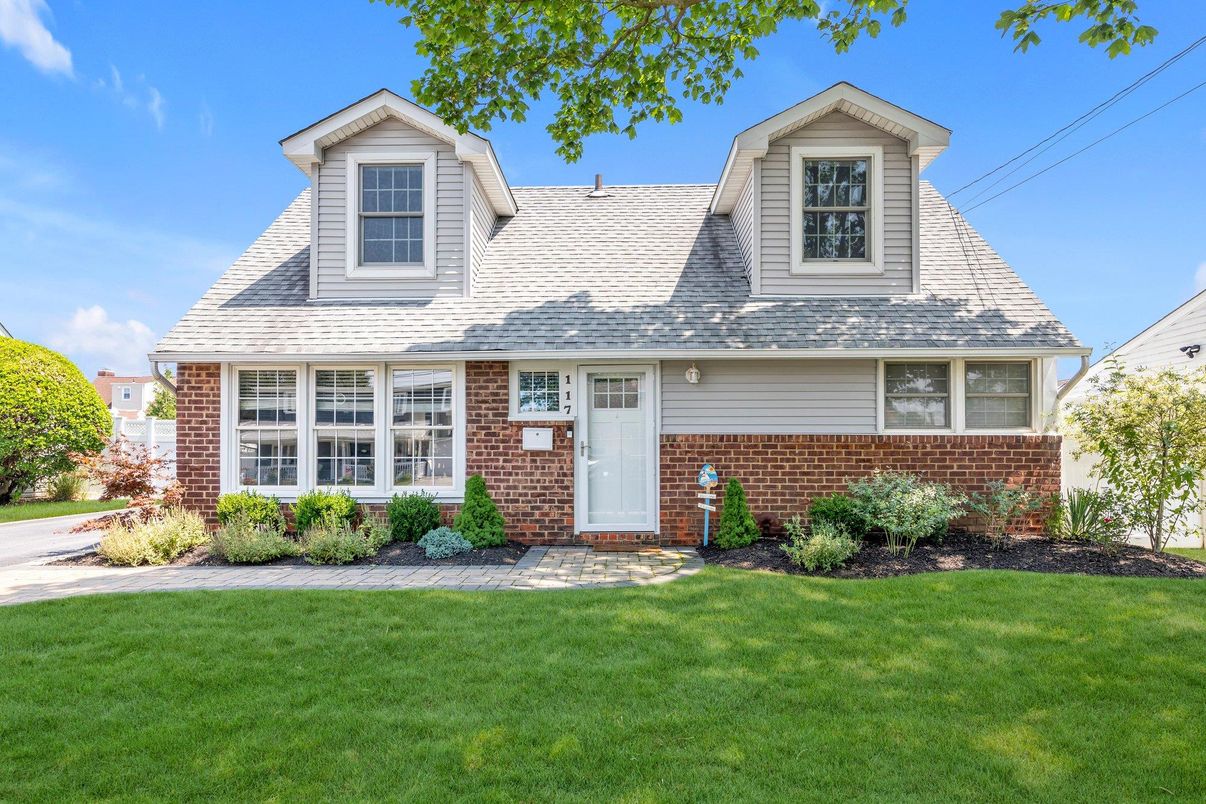 Exterior, Facade, Brick Facade, Cape Cod