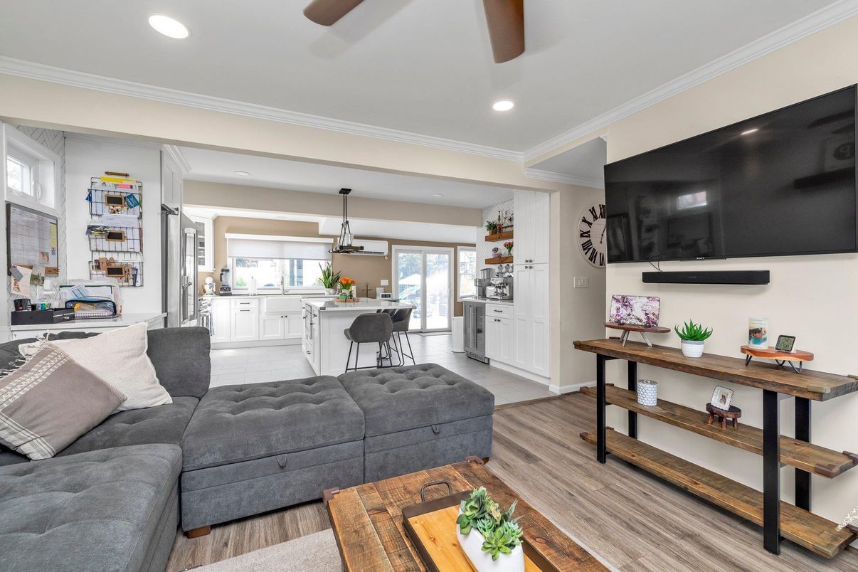 Interior, Kitchen, Living room, Pendant Lights, Recessed Lighting, Wood Texture Flooring