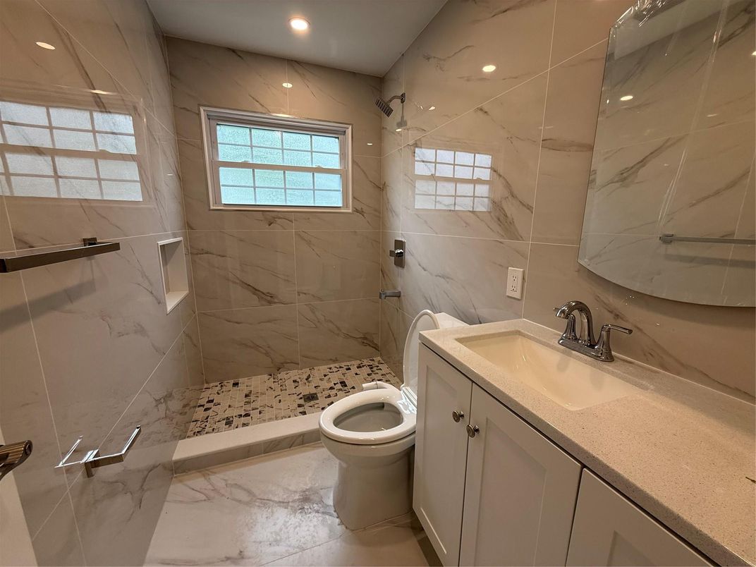 Bathroom, Interior, Marble, Marble Walls, Recessed Lighting