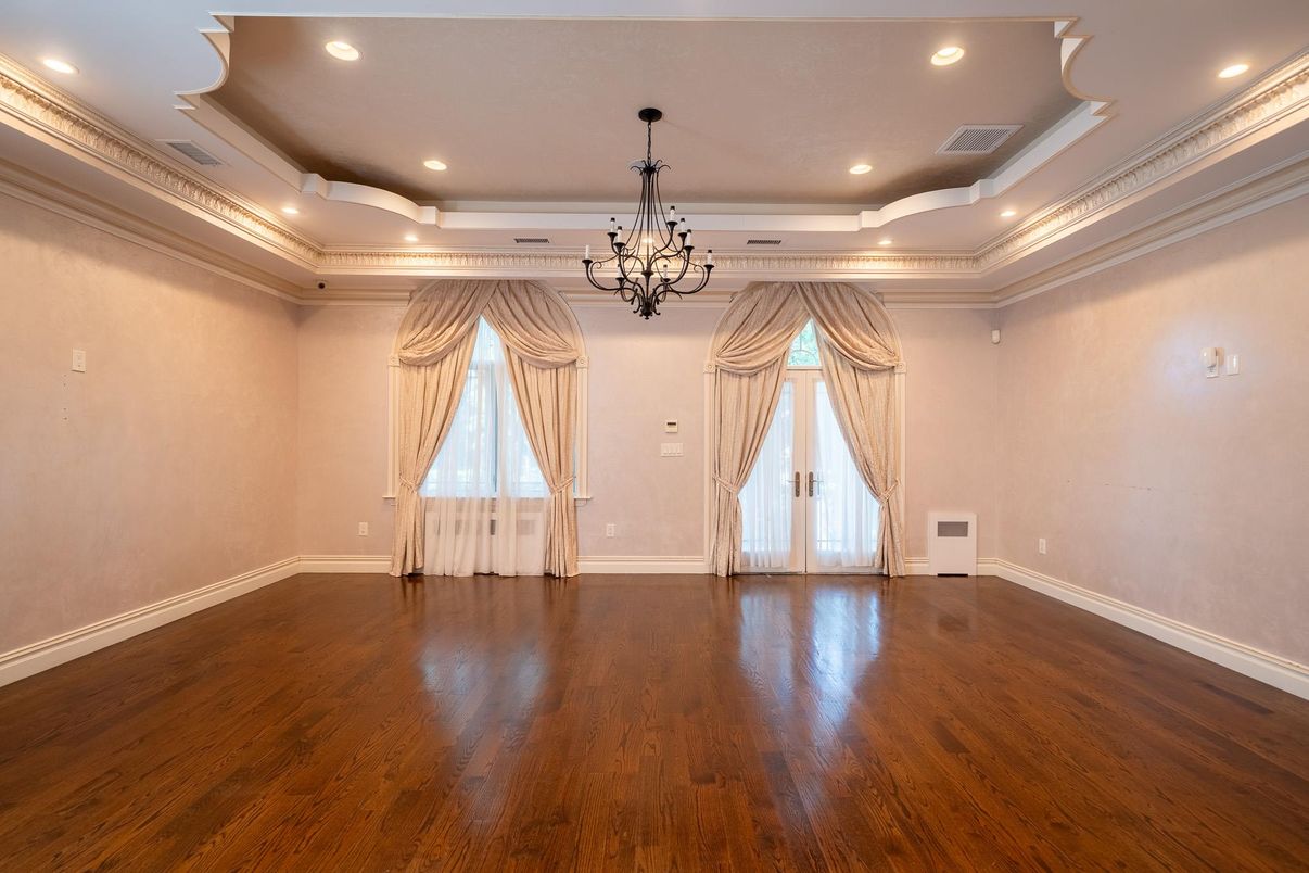 Chandelier, Empty room, Interior, Pendant Lights, Recessed Lighting, Wood Texture Flooring