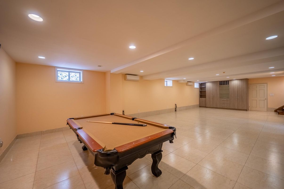 Billiard Table, Game Room, Interior, Recessed Lighting