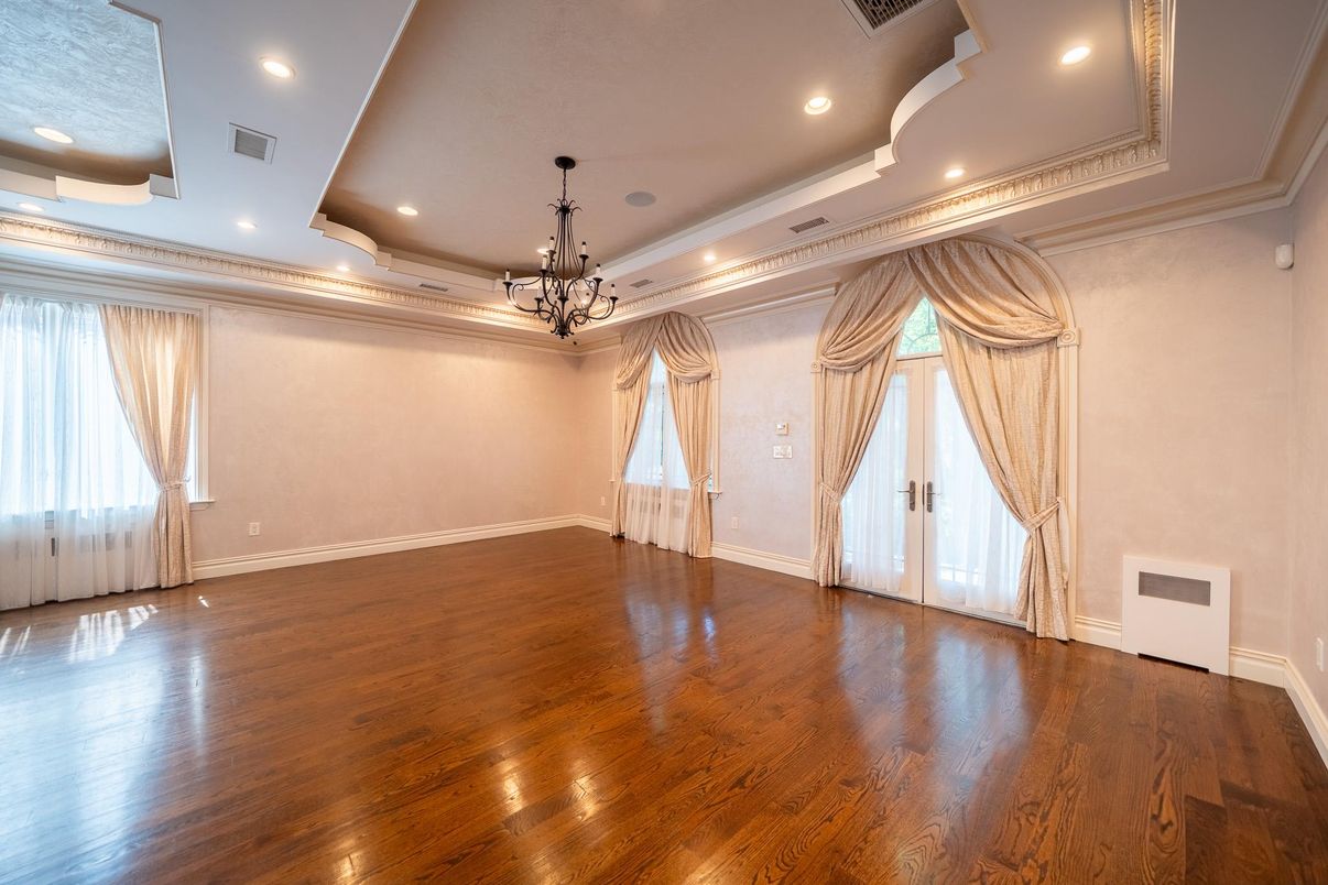 Empty room, Interior, Pendant Lights, Recessed Lighting, Wood Texture Flooring