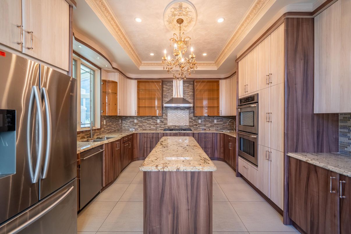 Chandelier, Interior, Kitchen, Recessed Lighting, Stainless Steel Appliances