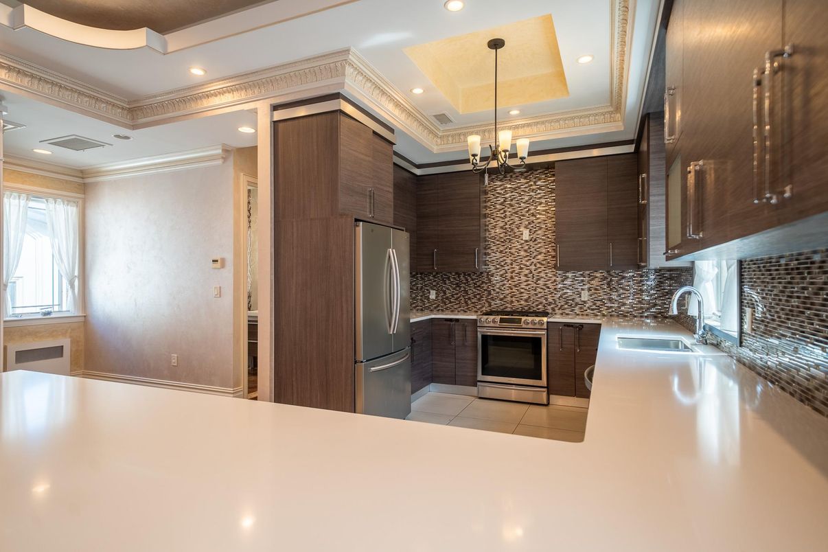 Chandelier, Interior, Kitchen, Pendant Lights, Recessed Lighting, Stainless Steel Appliances