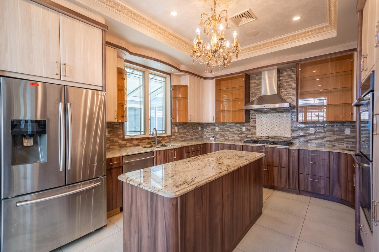 Chandelier, Interior, Kitchen, Recessed Lighting, Stainless Steel Appliances