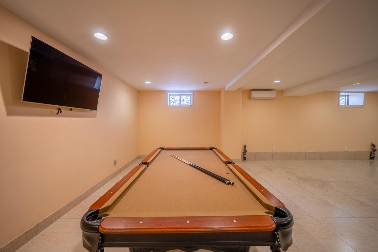 Billiard Table, Game Room, Interior, Recessed Lighting