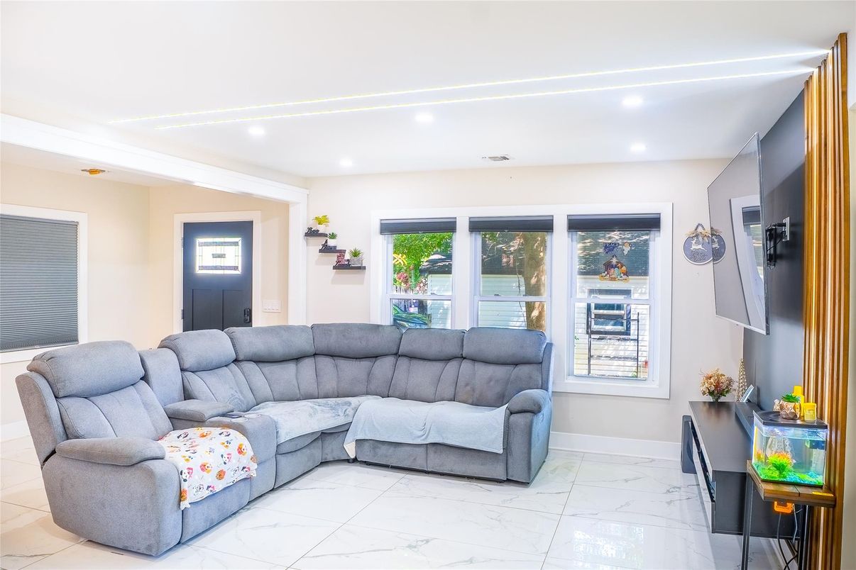 Interior, Living room, Marble, Recessed Lighting