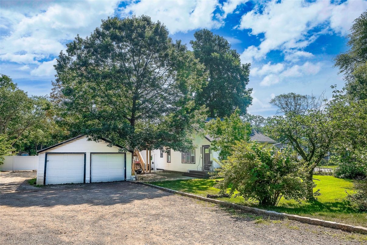 Backyard, Detached Garage, Exterior