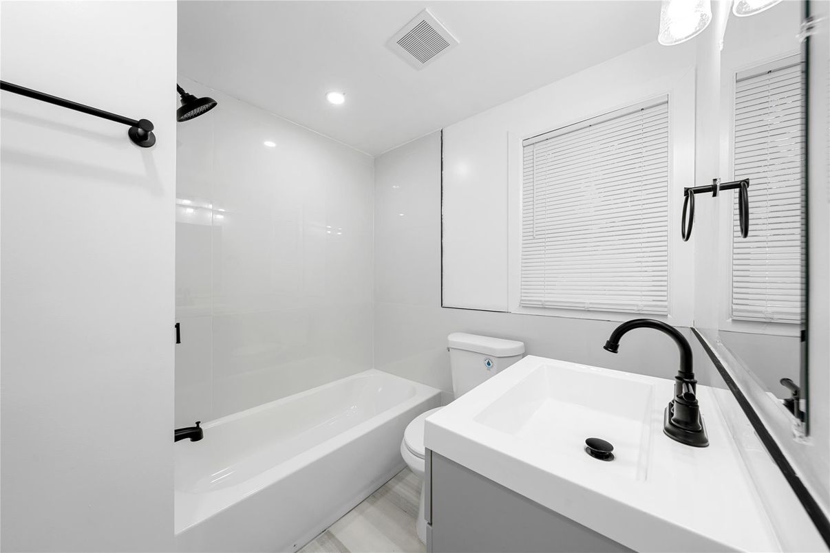 Bathroom, Interior, Recessed Lighting, Wood Texture Flooring