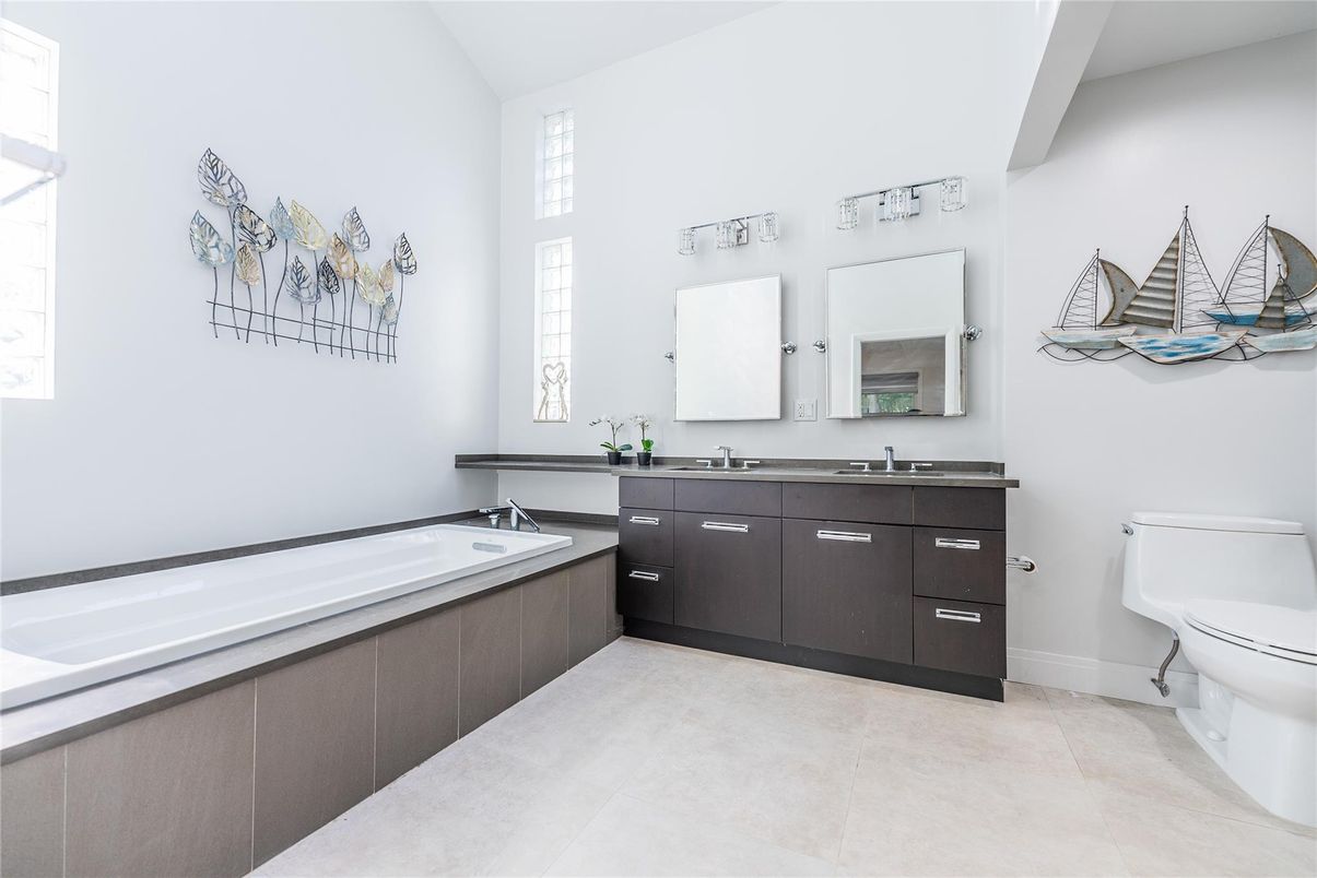 Bathroom, Dual Sink Vanities, Interior