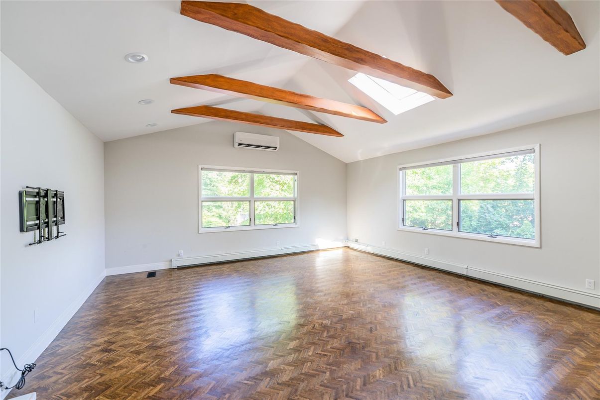 Empty room, Interior, Recessed Lighting, Wooden Beams, Wood Texture Flooring