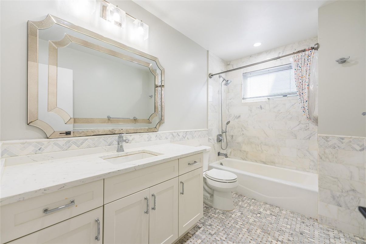 Bathroom, Interior, Marble Walls, Recessed Lighting
