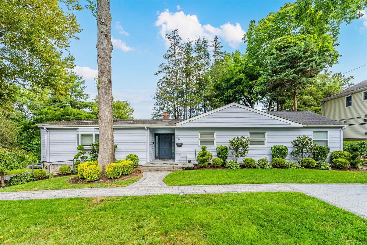 Backyard, Exterior, Facade, Ranch