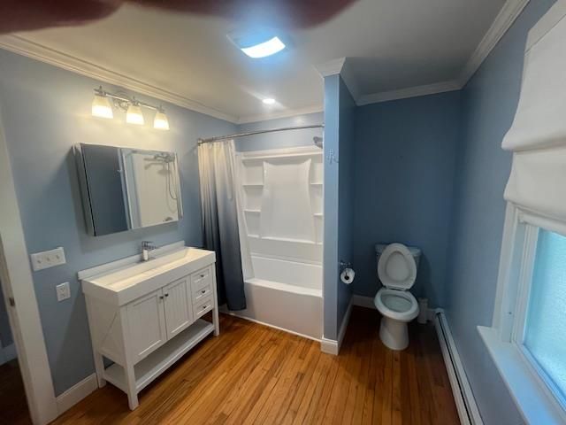 Bathroom, Interior, Recessed Lighting, Wood Texture Flooring