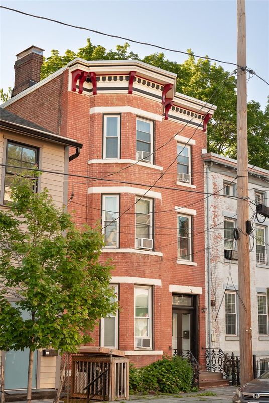 Exterior, Facade, Brick Facade, Rowhouse