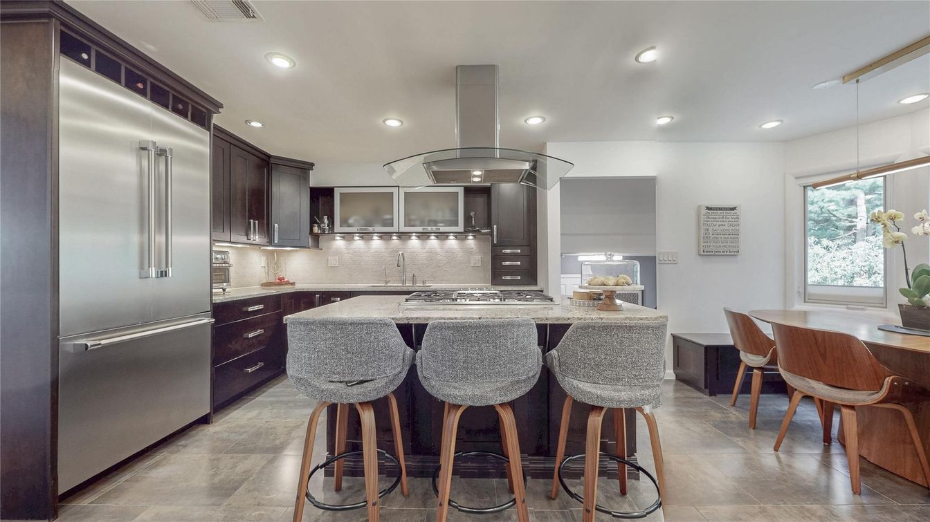 Dining room, Interior, Kitchen, Recessed Lighting, Stainless Steel Appliances