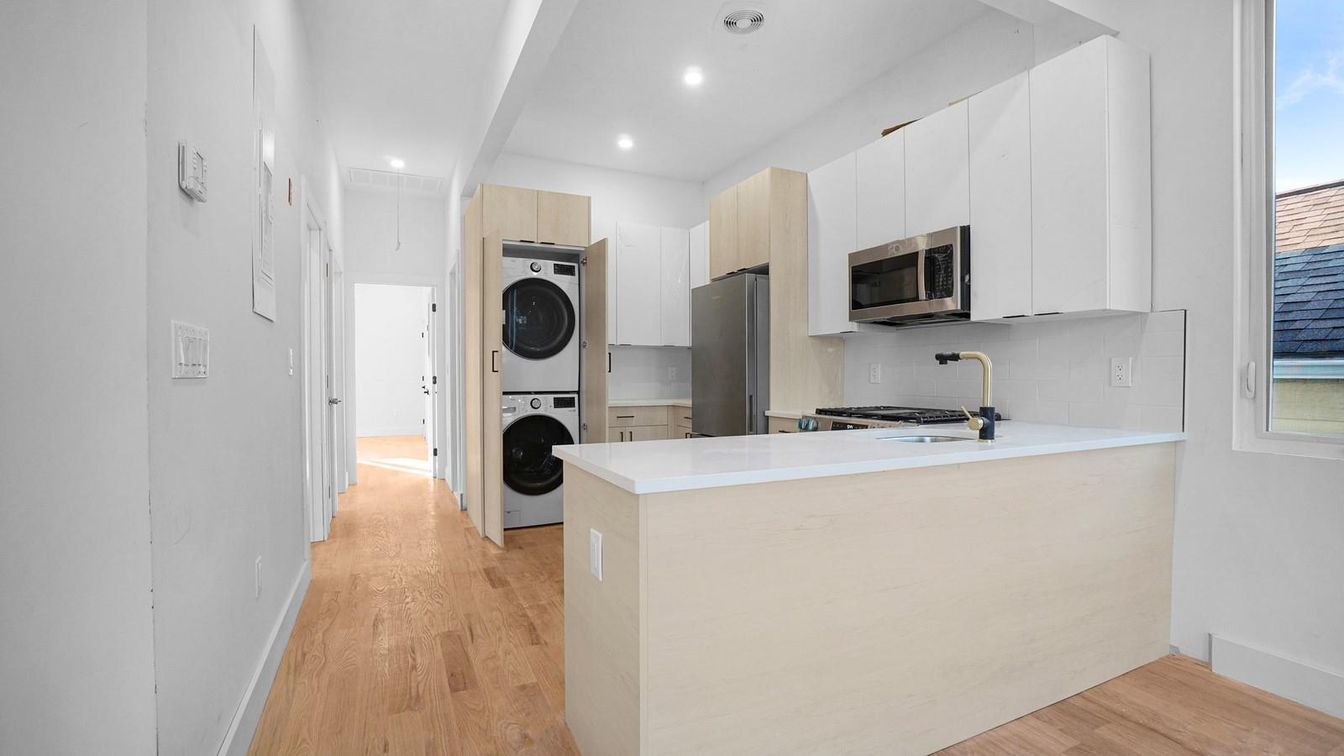 Interior, Kitchen, Recessed Lighting, Utility Closets, Washer, Wood Texture Flooring