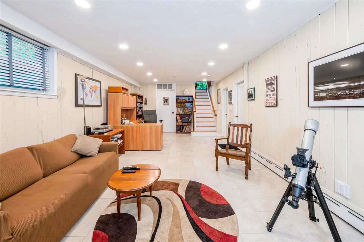 Fitness Equipment, Interior, Living room, Recessed Lighting