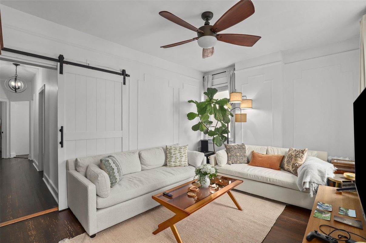 Interior, Living room, Pendant Lights, Wood Texture Flooring