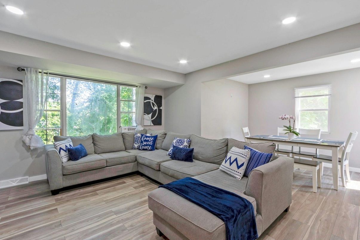Dining room, Interior, Living room, Recessed Lighting, Wood Texture Flooring