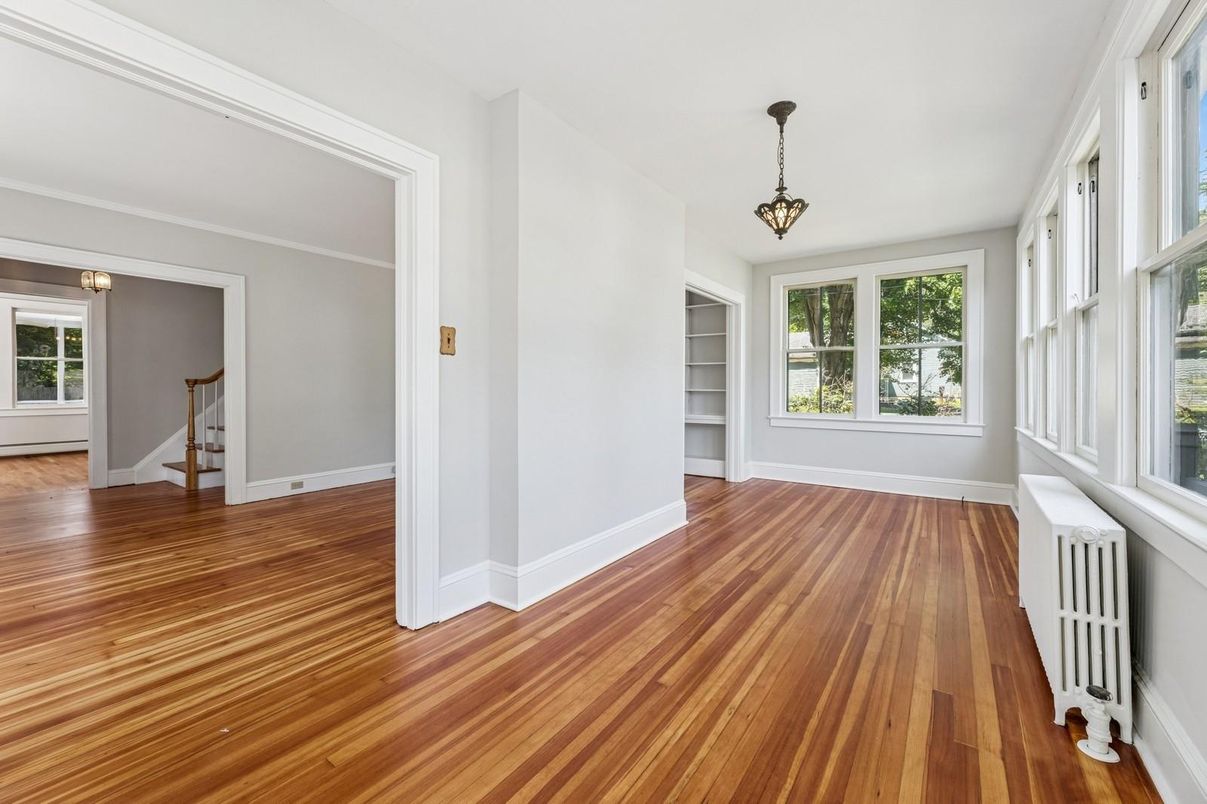 Empty room, Interior, Pendant Lights, Wood Texture Flooring